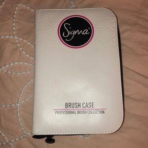 Sigma brush case